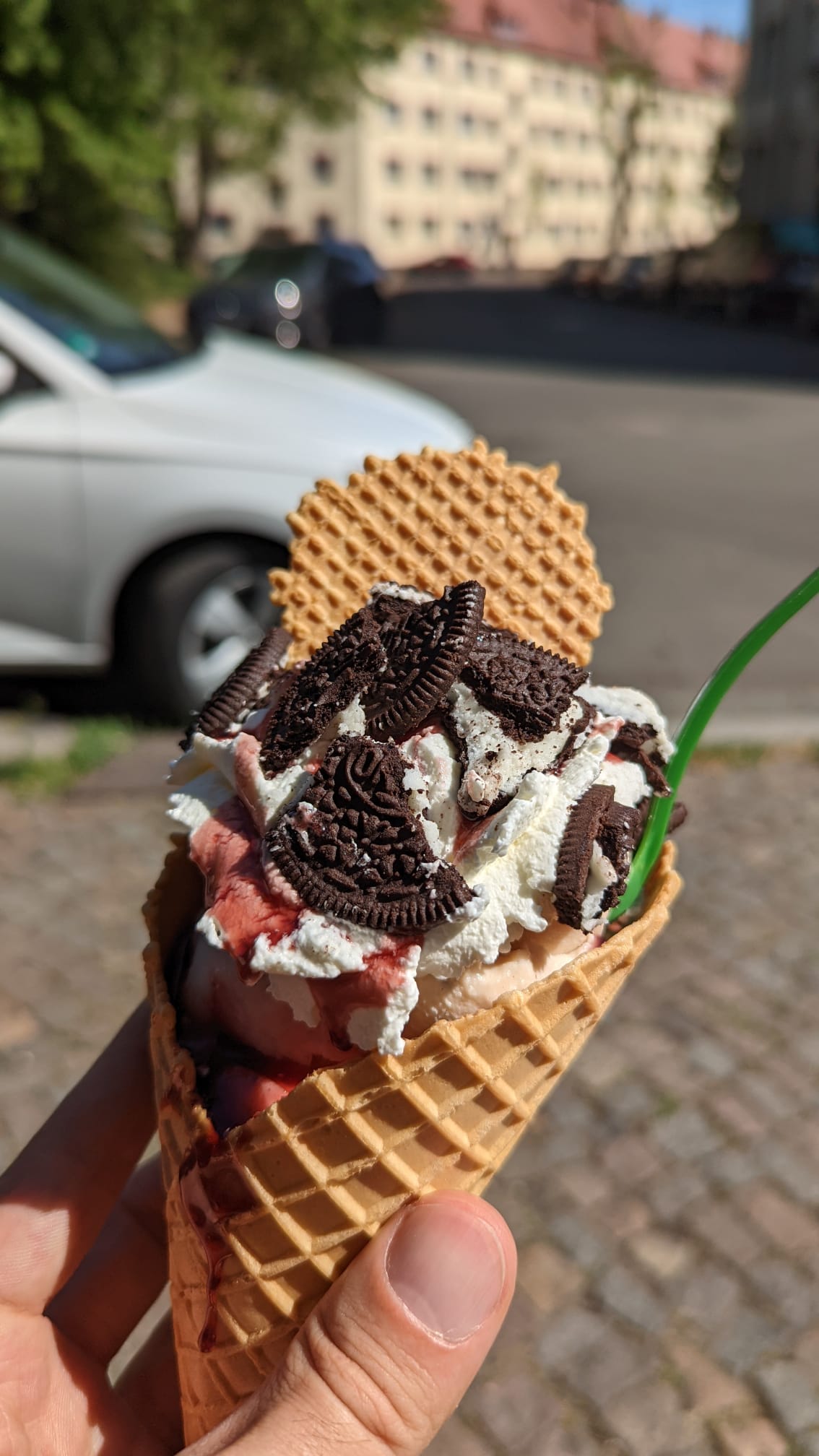 Eis in der Waffel aus Erikas Eisdiele Leipzig