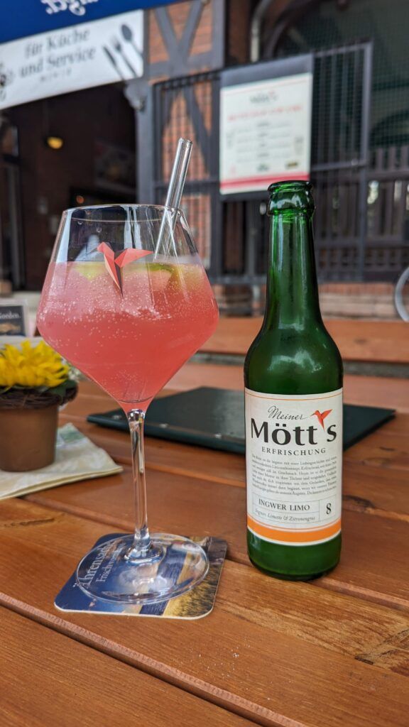 Mötts mit Sarti Likör im Bi Ba Bo Leipzig Plagwitz
