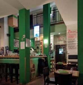 Gastraum inklusive Bar des Shady Leipzig