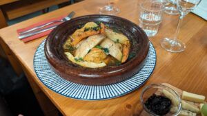 Hähnchen-Tajine mit Kartoffeln und Safran im Funk Royal Leipzig
