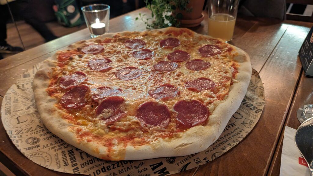 Pizza Salami in der L’Osteria Leipzig Pizza Salami in der L’Osteria Leipzig